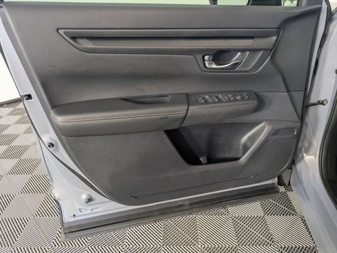 Used 2025 Honda CR-V Sport image 9