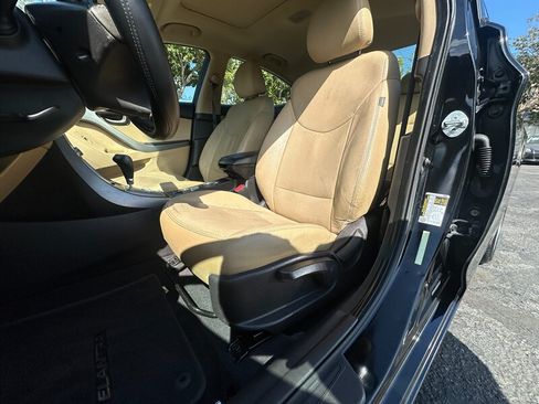 Used 2012 Hyundai Elantra Limited w/ Technology Pkg 5 FWD image 12