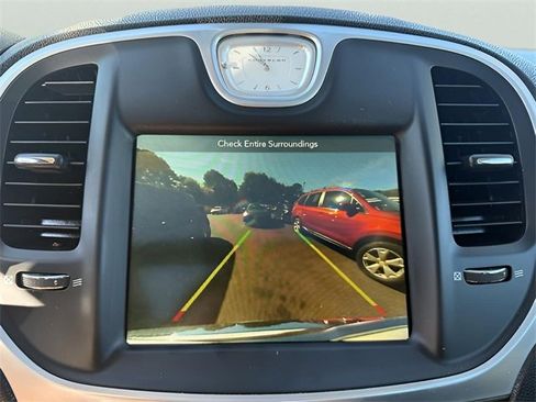 Used 2019 Chrysler 300 Limited image 22