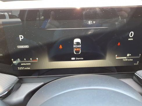 Used 2025 Nissan Kicks SR w/ SR Premium Package FWD image 17
