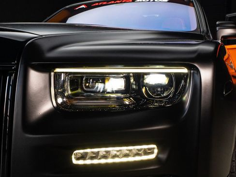 Used 2024 Rolls-Royce Phantom Sedan RWD image 3