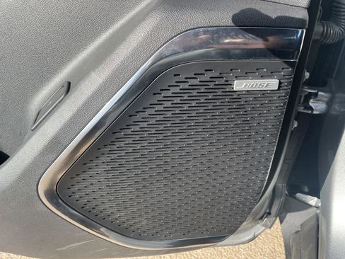 Used 2025 GMC Acadia Elevation image 25