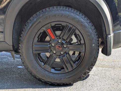 Certified 2025 Nissan Rogue SV image 22