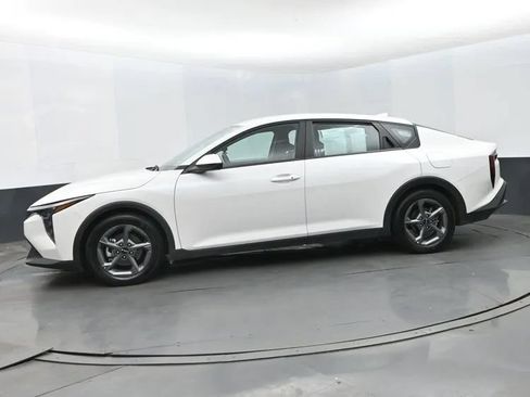 Used 2025 Kia K4 FWD image 5