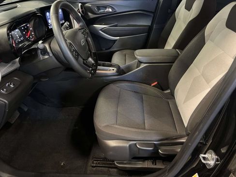 Used 2025 Chevrolet Trax RS w/ Driver Confidence Package FWD image 15