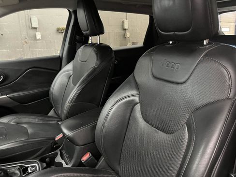 Used 2020 Jeep Cherokee Limited image 13