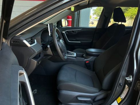 Used 2025 Toyota RAV4 LE FWD image 10