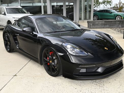 Used 2018 Porsche 718 Cayman GTS image 3