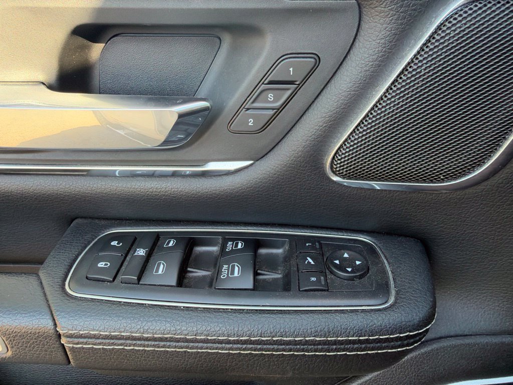 Used 2019 RAM 1500 Laramie AWD/4WD image 25