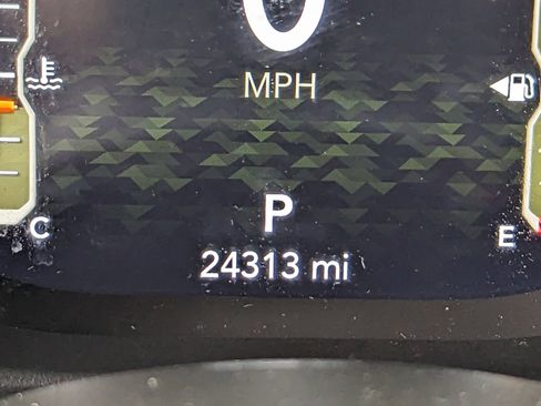 Used 2022 Jeep Gladiator Sport image 19