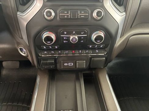 Used 2022 GMC Sierra 1500 SLT w/ SLT Premium Plus Package AWD/4WD image 21