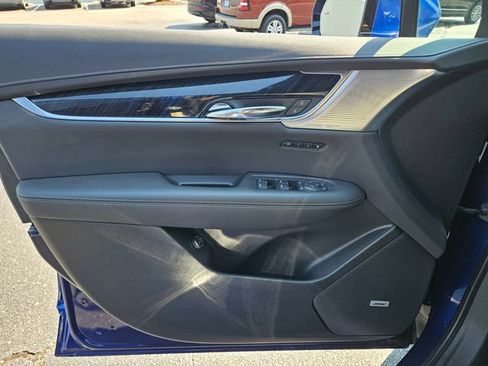 Used 2024 Cadillac XT6 Premium Luxury w/ LPO, Floor Liner Package AWD/4WD image 29