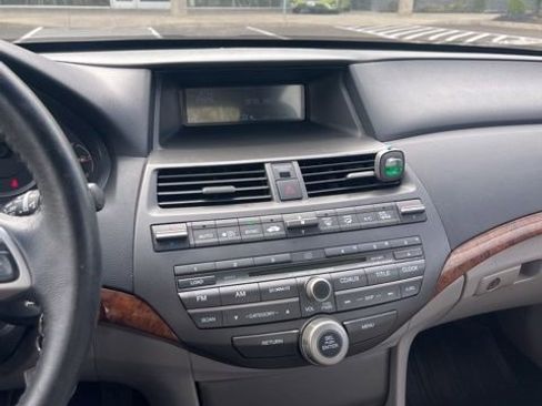 Used 2011 Honda Accord EX-L image 19