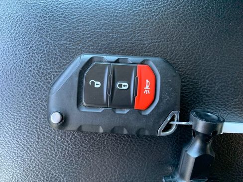 Used 2024 Jeep Wrangler Unlimited Sport AWD/4WD image 29