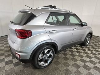 Certified 2023 Hyundai Venue SEL FWD video 2