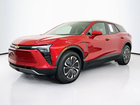 Used 2024 Chevrolet Blazer EV LT image 3