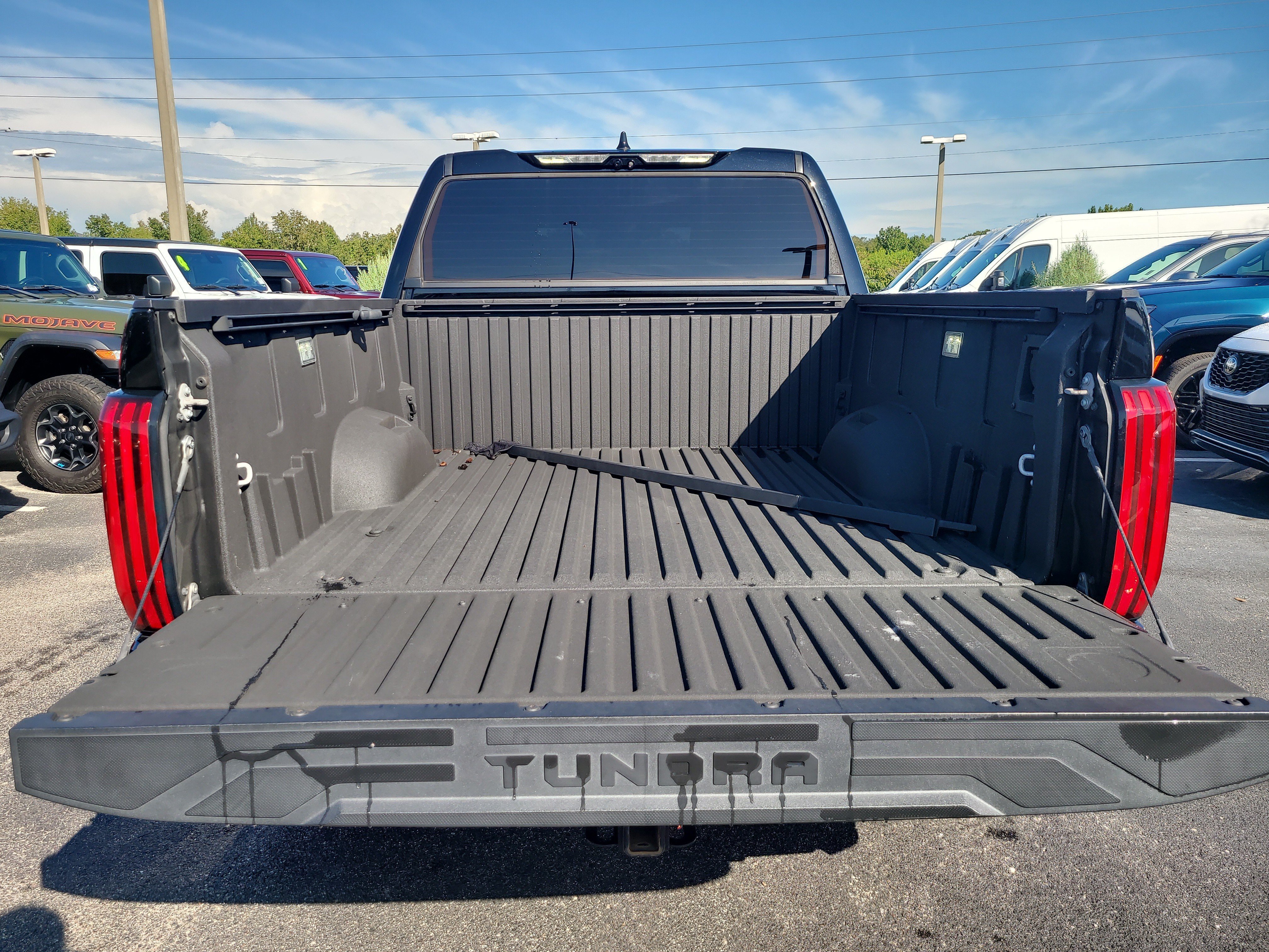 Used 2023 Toyota Tundra Limited AWD/4WD image 8