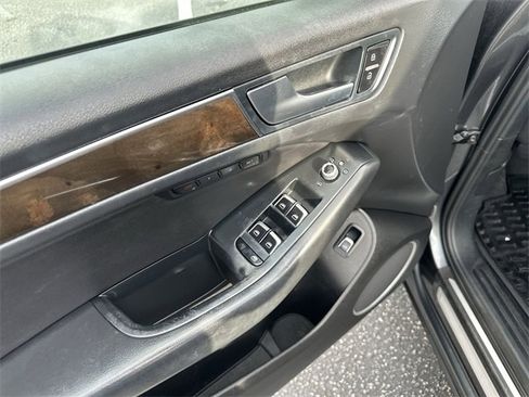 Used 2016 Audi Q5 2.0T Premium Plus w/ Technology Package image 15