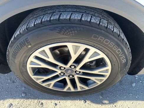 Used 2021 Ford Escape SEL image 28