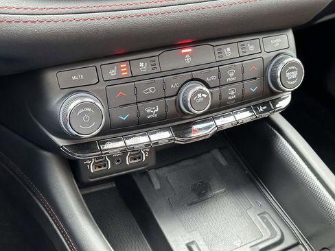 Certified 2023 Dodge Durango GT image 30