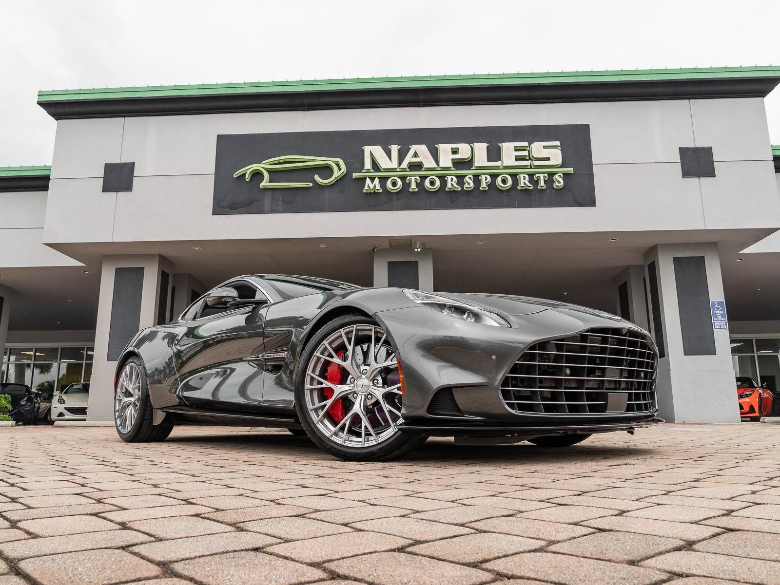 Used 2025 Aston Martin Vanquish RWD image 5