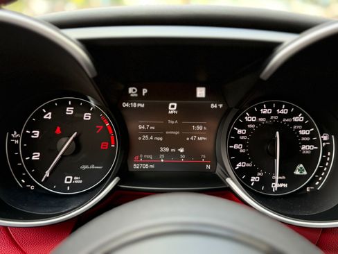 Used 2021 Alfa Romeo Giulia Quadrifoglio image 18