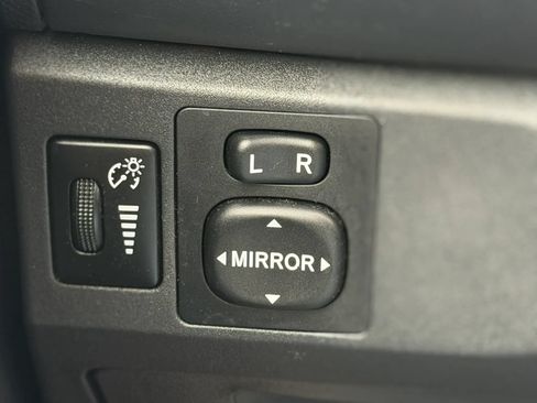 Used 2009 Toyota Yaris S FWD image 29