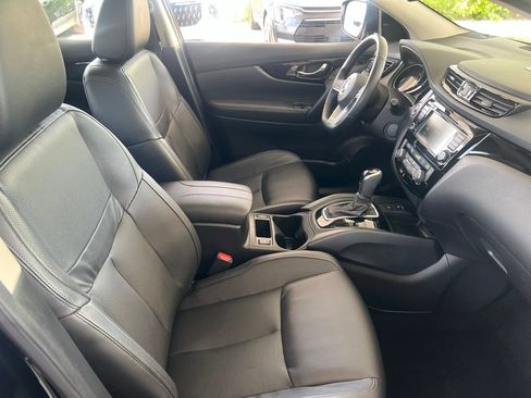 Certified 2022 Nissan Rogue Sport SL w/ Premium Package AWD/4WD image 19