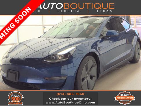 Used 2023 Tesla Model 3 Standard Range image 1