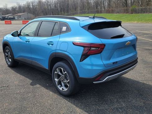 New 2026 Chevrolet Trax LT FWD image 9