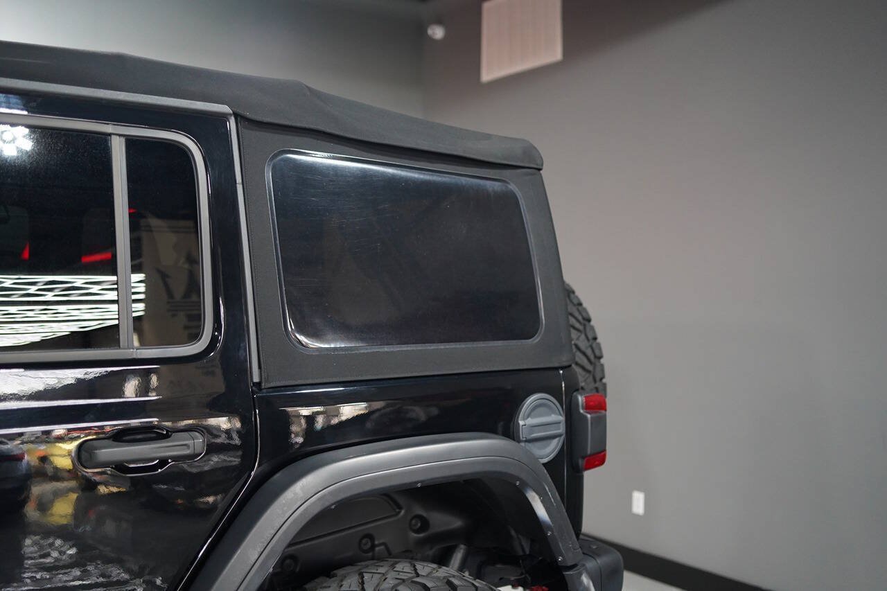 Used 2018 Jeep Wrangler Unlimited Rubicon AWD/4WD image 35