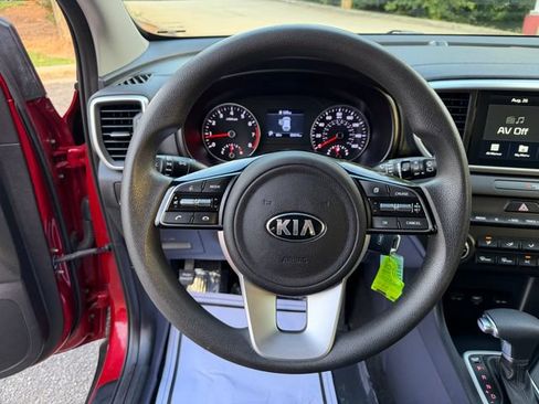 Used 2022 Kia Sportage LX FWD image 14