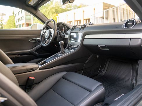 Used 2025 Porsche 718 Cayman Style Edition image 22