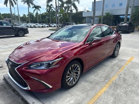 Used 2025 Lexus ES 350 Ultra Luxury w/ Accessory Package (Z1) FWD image 2
