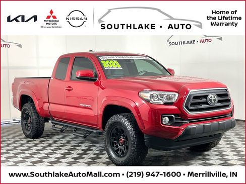 Used 2023 Toyota Tacoma SR5 w/ SR5 Appearance Package RWD image 1