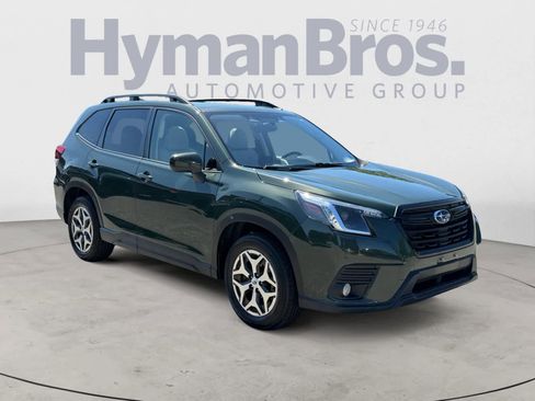 Used 2022 Subaru Forester Premium AWD/4WD image 1