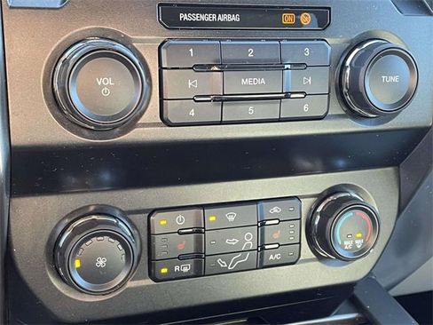 Used 2019 Ford F250 XLT w/ XLT Premium Package image 26