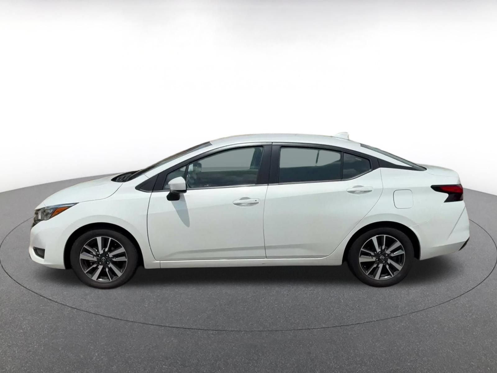 Used 2025 Nissan Versa SV FWD image 8