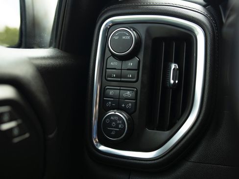 Used 2020 Chevrolet Silverado 1500 RST AWD/4WD image 10