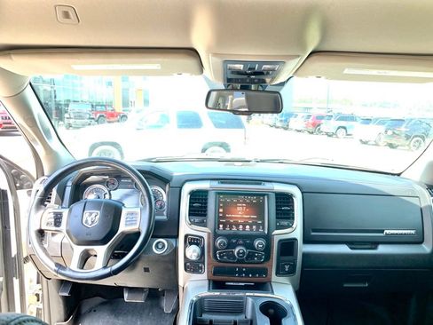 Used 2017 RAM 1500 Laramie w/ Convenience Group AWD/4WD image 18