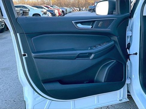 Used 2021 Ford Edge SE image 20