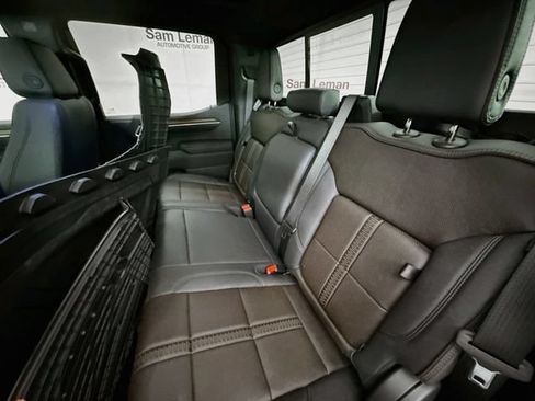 Used 2025 Chevrolet Silverado 1500 High Country w/ High Country Premium Package AWD/4WD image 27