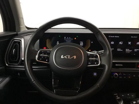 Used 2025 Kia Sorento S image 29