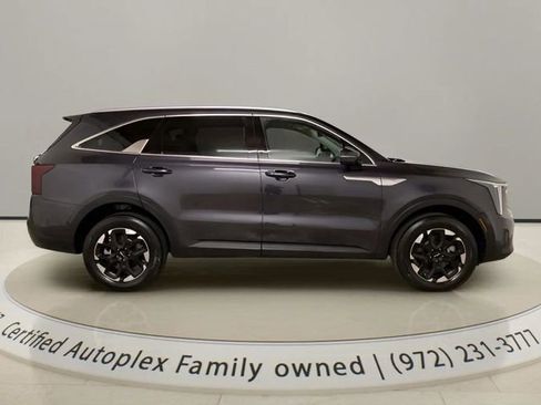 Used 2025 Kia Sorento S AWD/4WD image 6