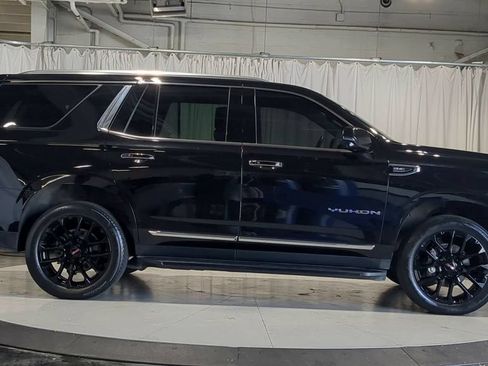 Used 2023 GMC Yukon SLT w/ SLT Premium Package AWD/4WD image 9
