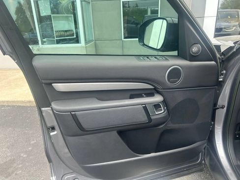 Used 2023 Land Rover Discovery S R-Dynamic AWD/4WD image 12