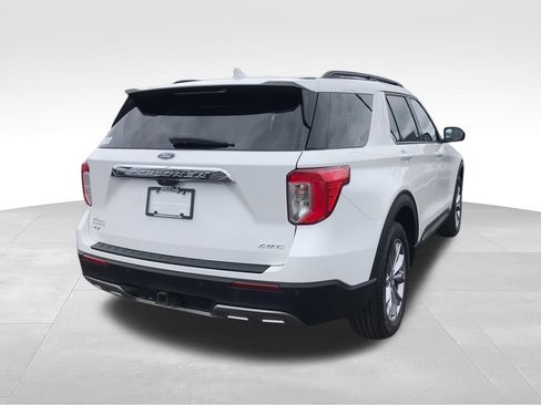 Used 2023 Ford Explorer XLT w/ Equipment Group 202A AWD/4WD image 8