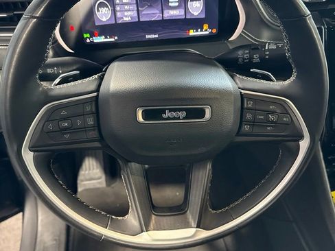 Used 2023 Jeep Grand Cherokee Altitude RWD image 14