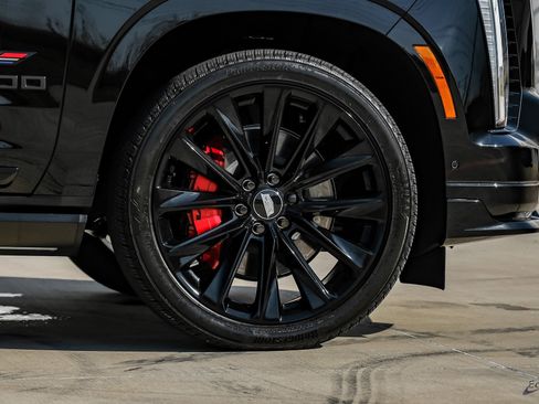 Used 2025 Cadillac Escalade V image 92