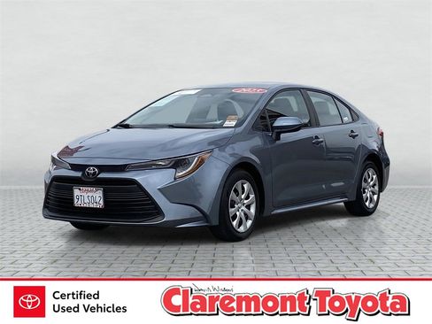 Certified 2025 Toyota Corolla LE image 1